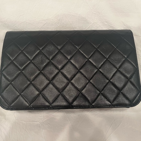 CHANEL Vintage Quilted Lambskin Full Flap Bag Black - Picture 2 of 14